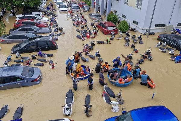 Khanh Hoa Tourism Community Supports Central Vietnam After Floods
