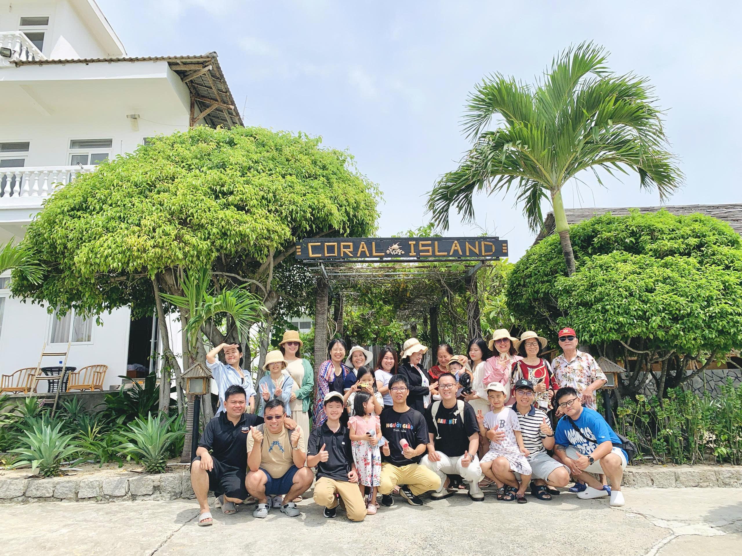 The Light Coral Island  (1)