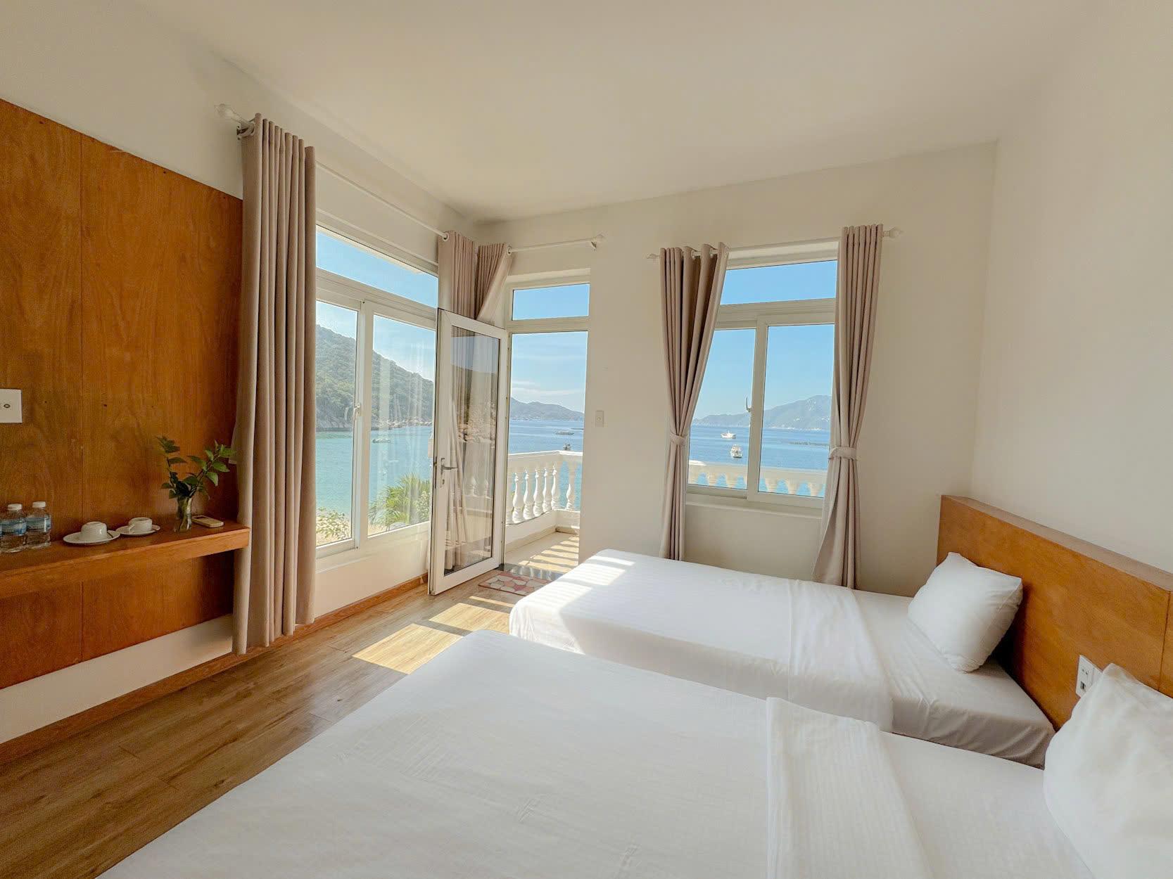 The Light Coral Island  (15)