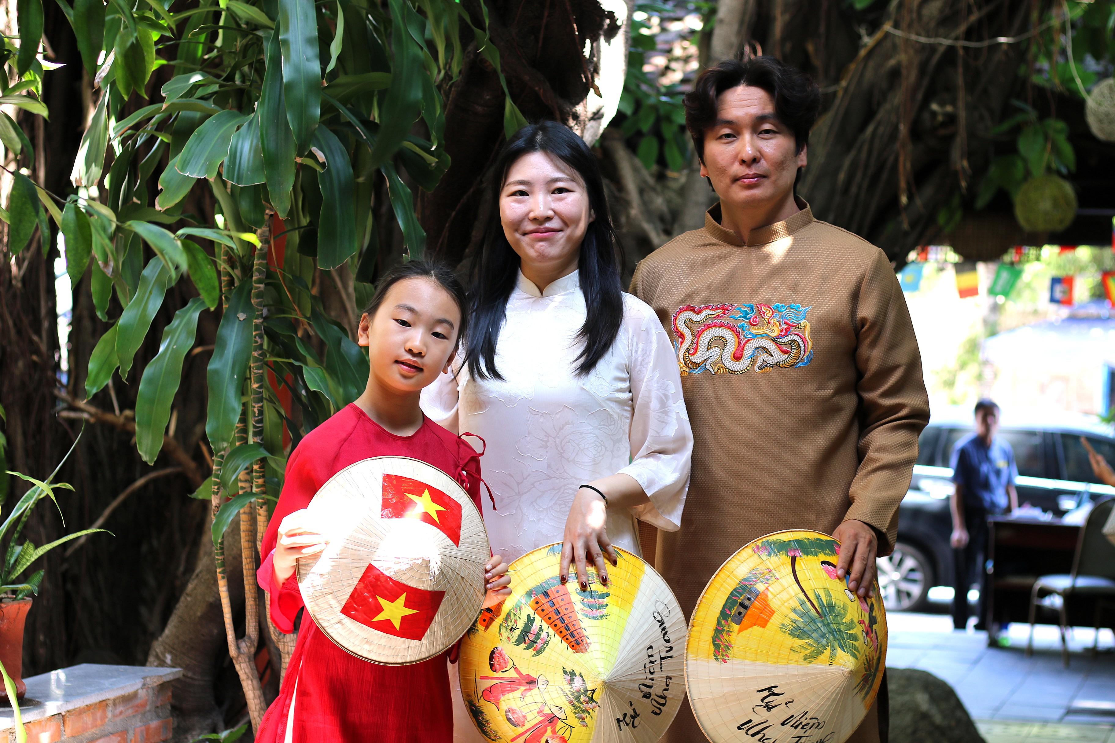 Why Choose an Ao Dai Photoshoot in Nha Trang?